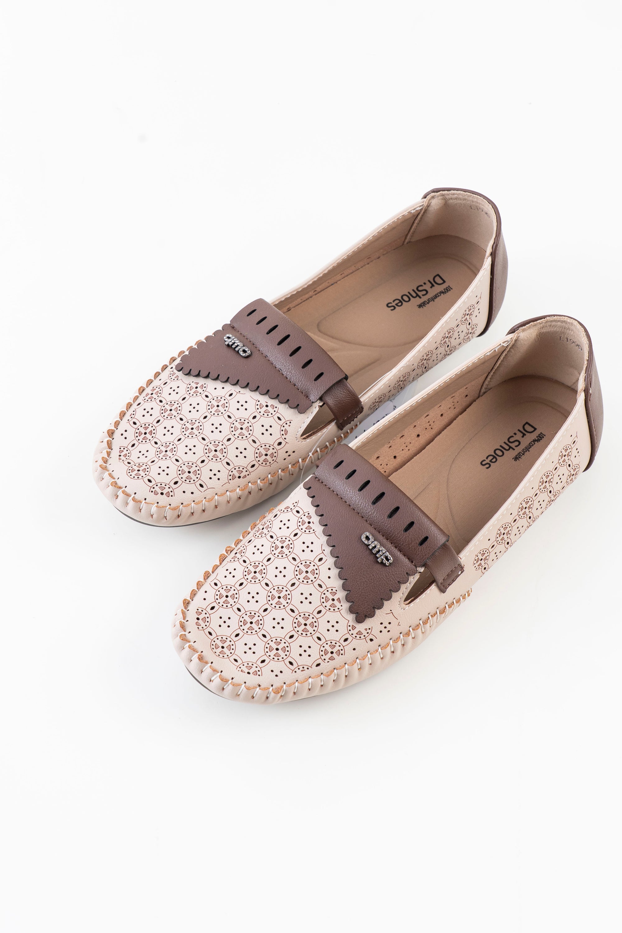 Dr. Shoes Ladies Flat Shoe - Cream