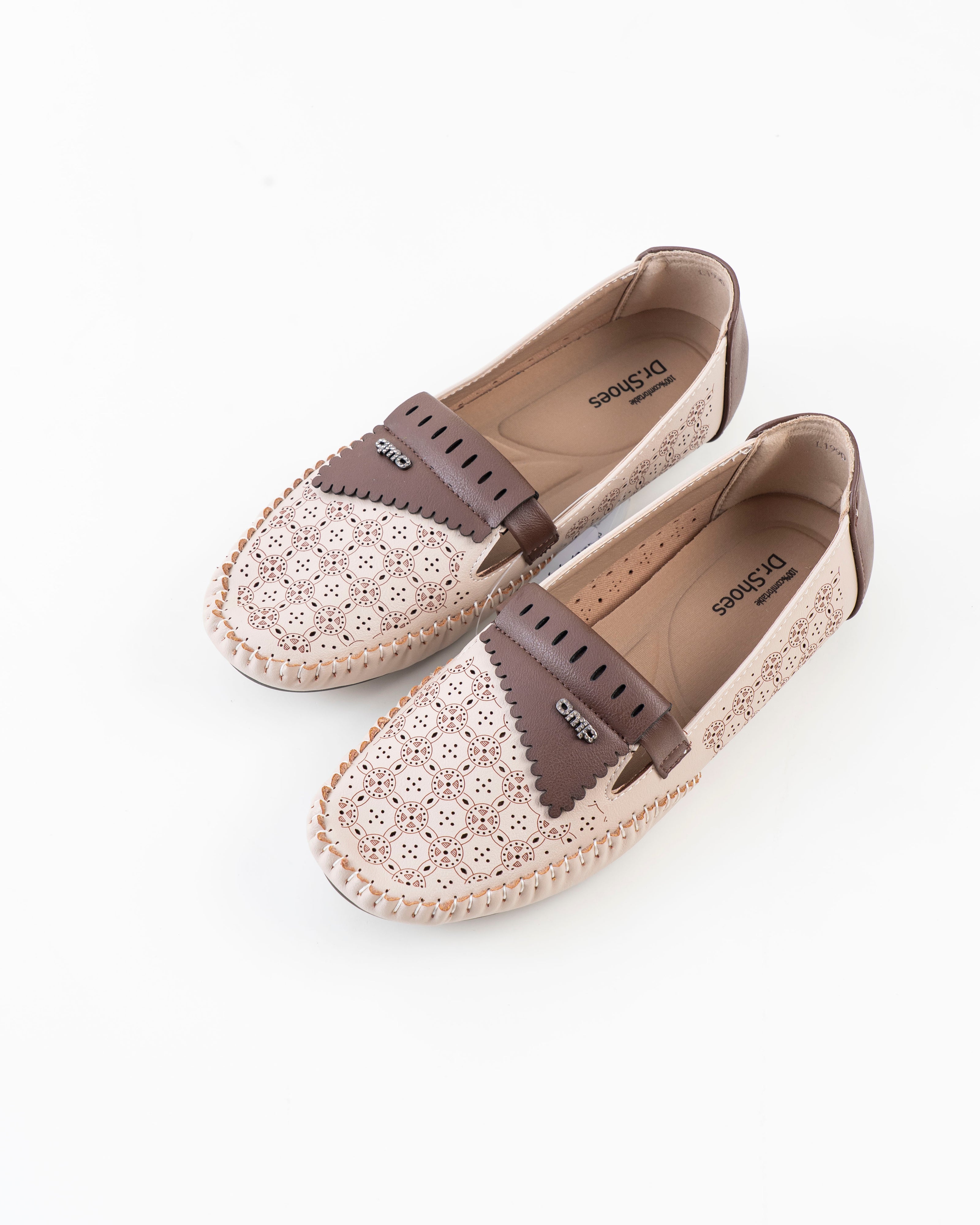 Dr. Shoes Ladies Flat Shoe - Cream