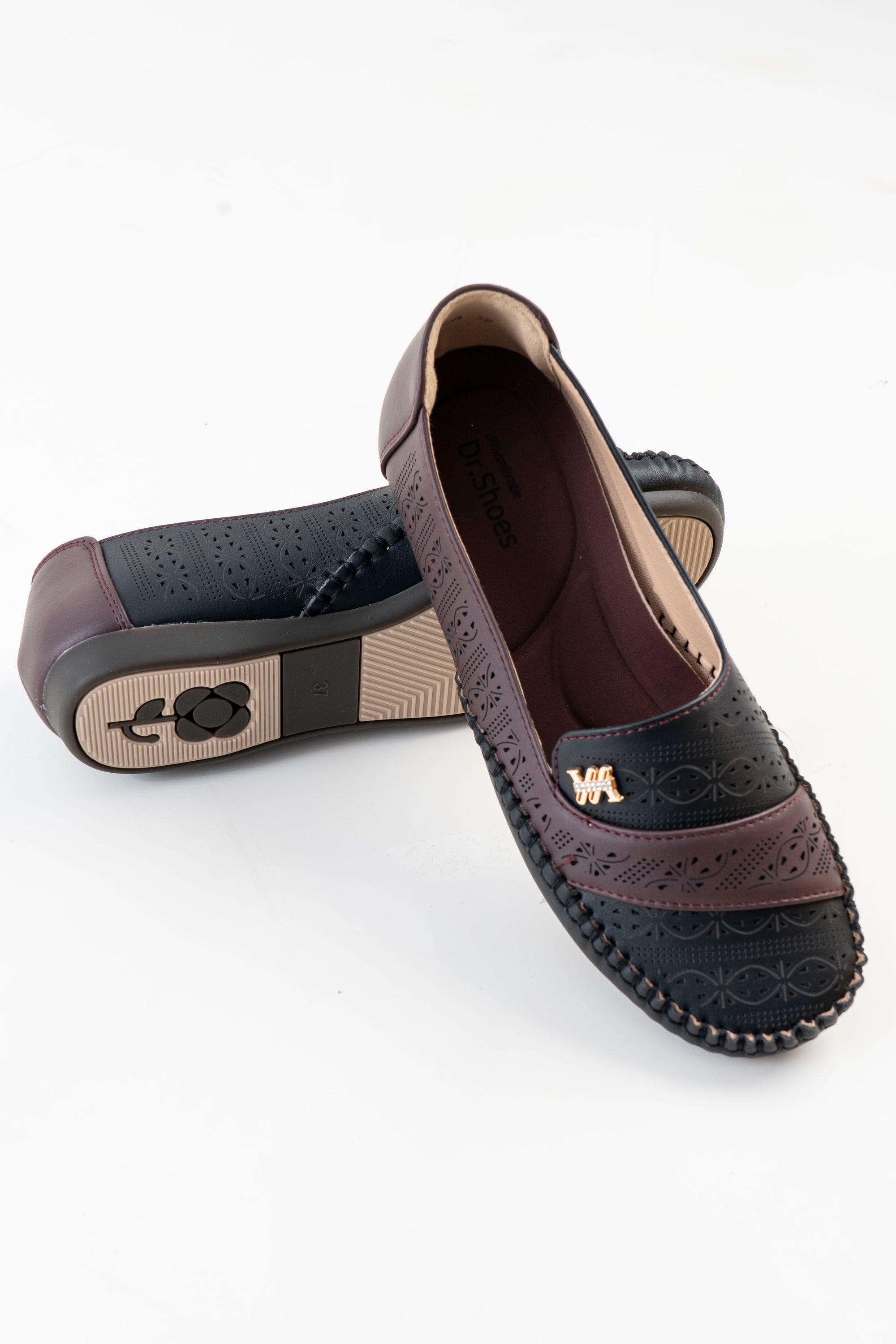 Dr. Shoes Ladies Flat Loafer - Black