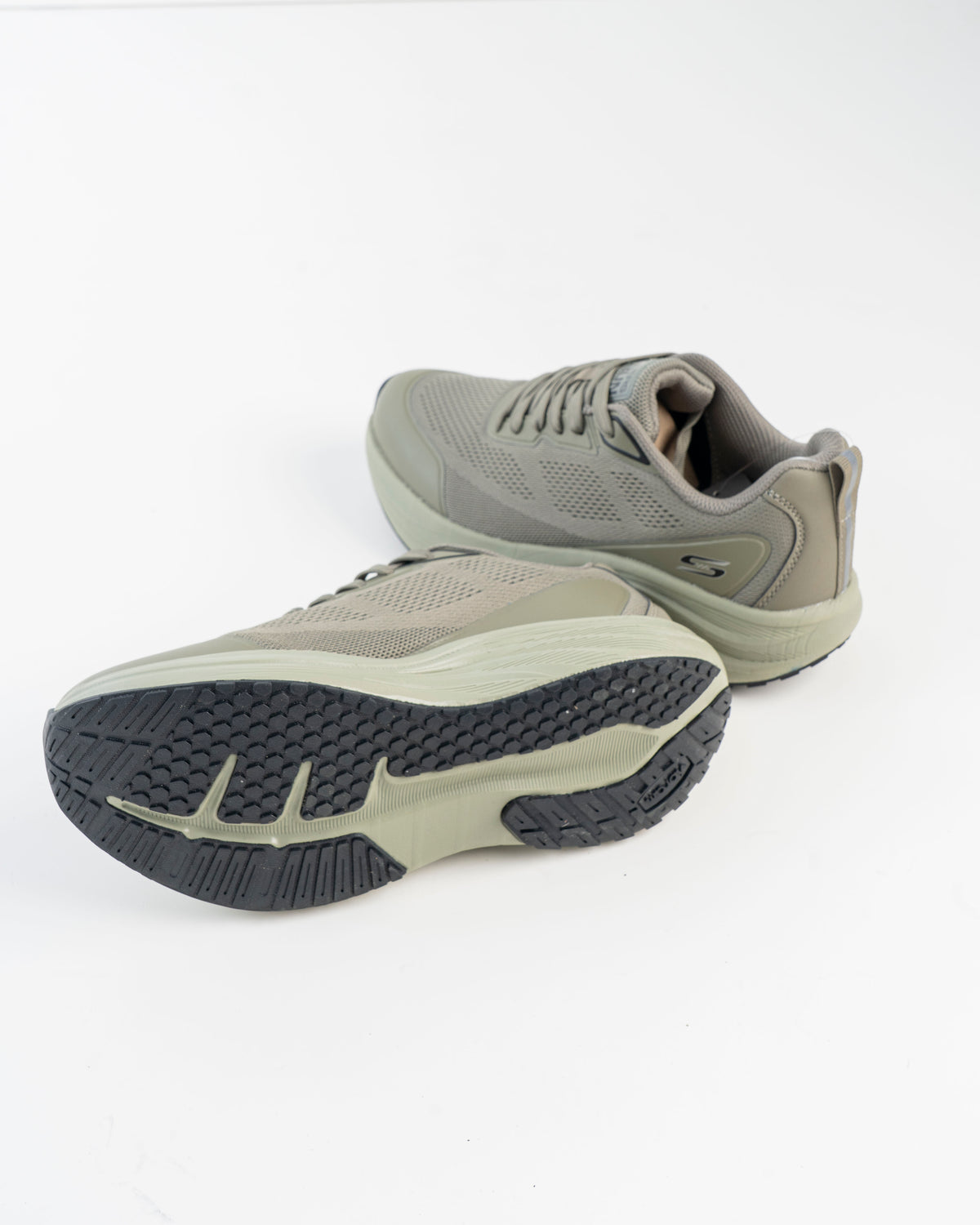 Front view of light grey Skechers GO RUN sneaker