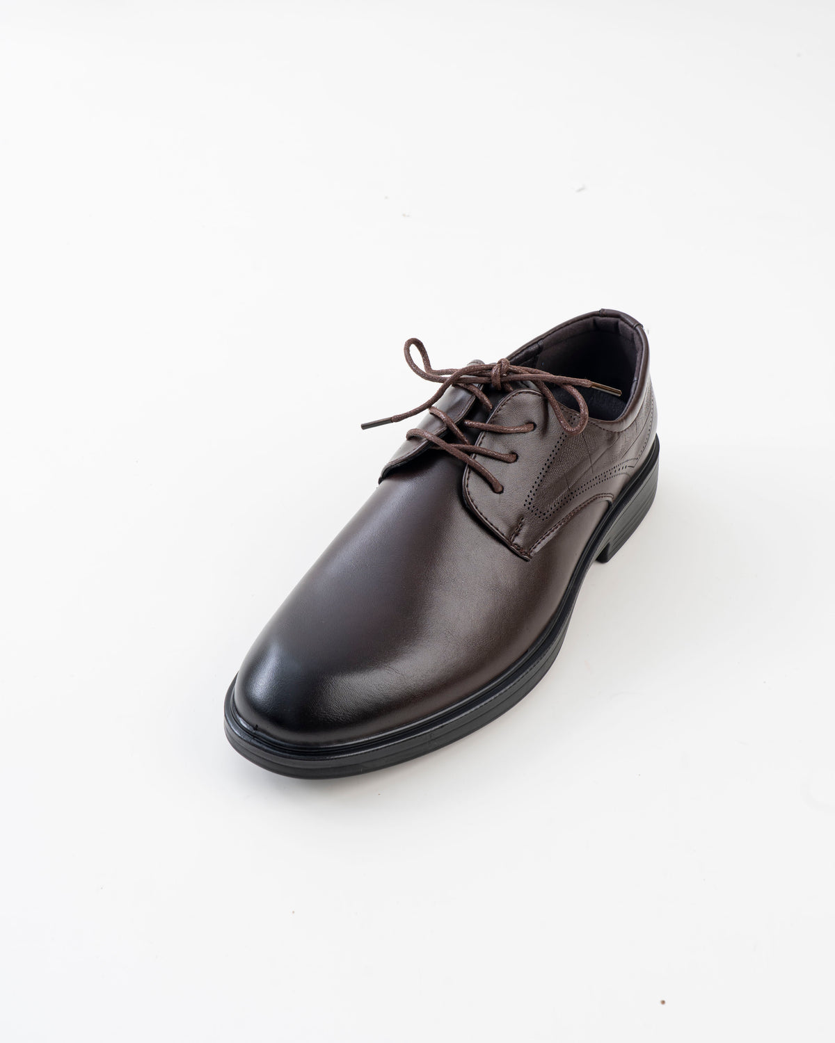 Front view of brown plain-toe formal shoe