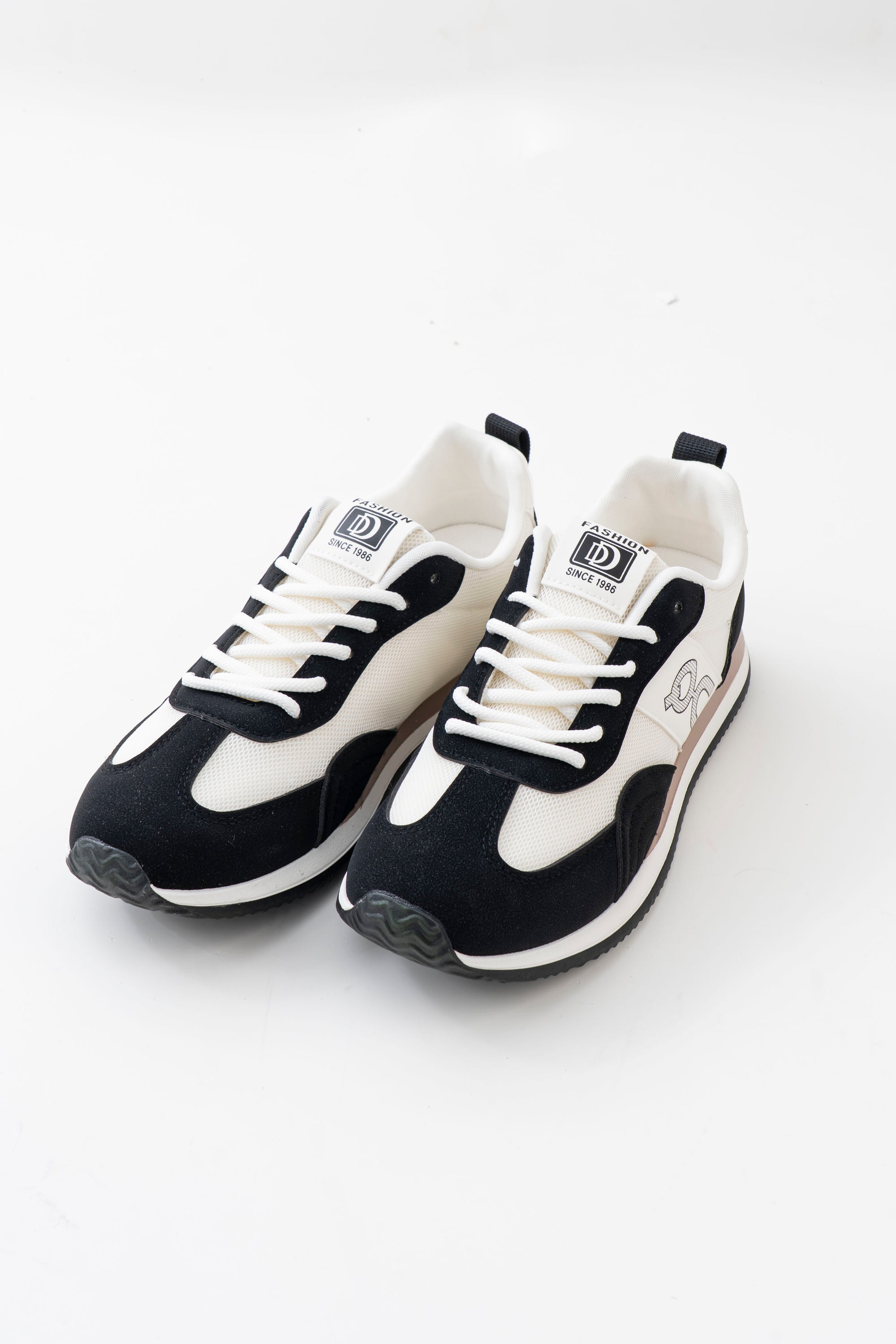 Men's Black & White Retro Lace-Up Sneakers
