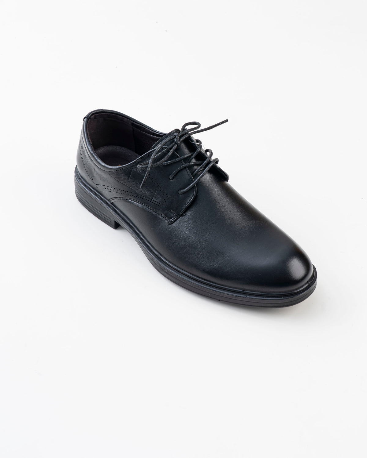 Front view of men's black plain-toe formal shoe
